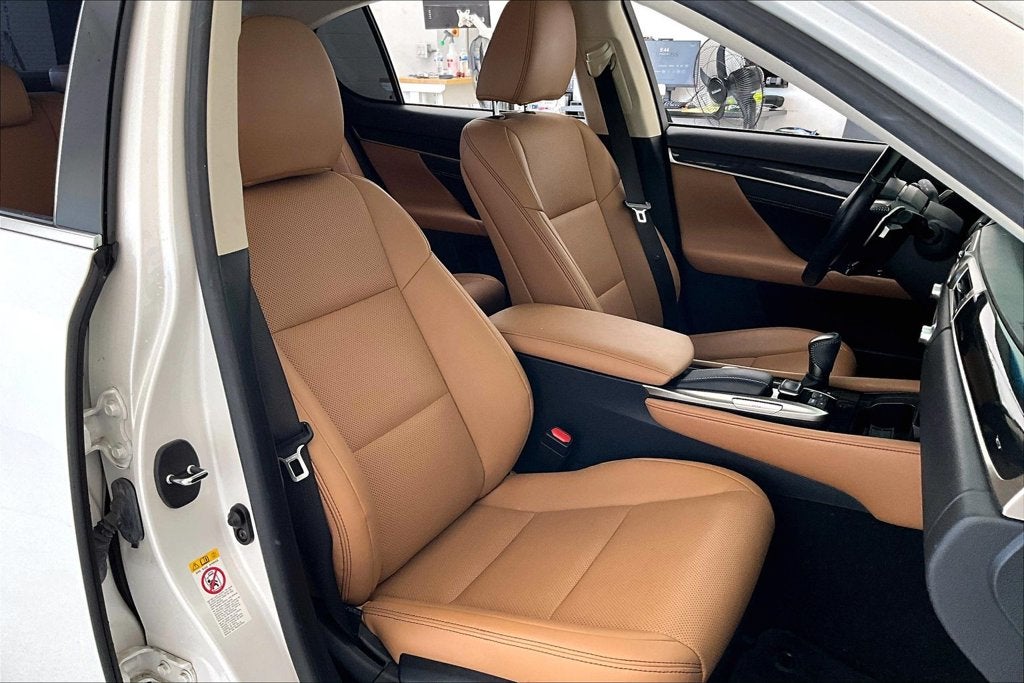 2017 Lexus GS 200t