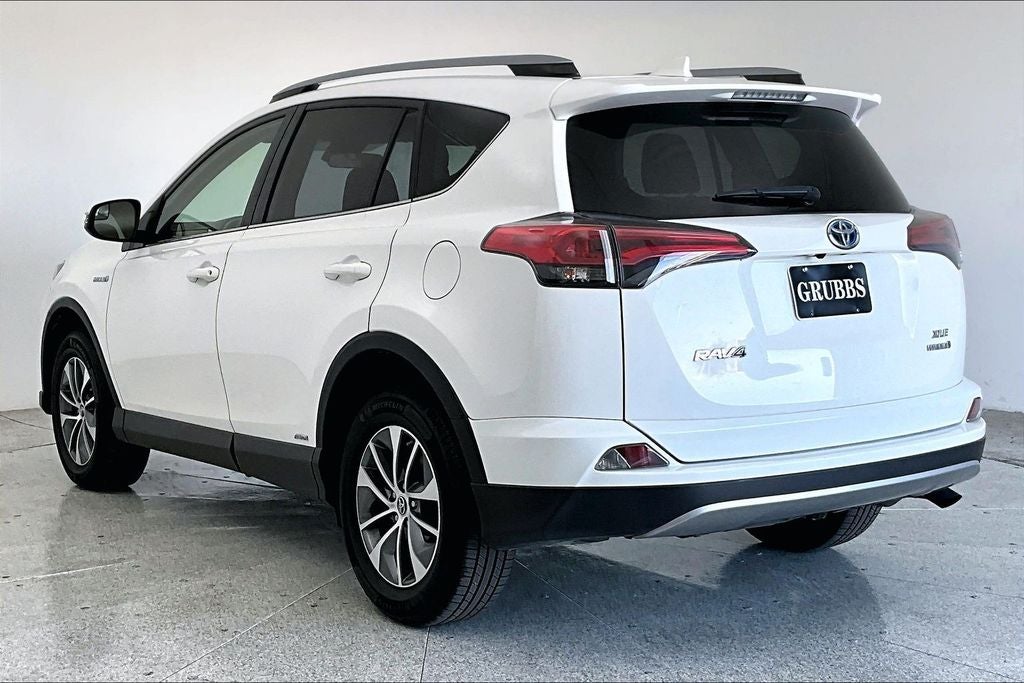 2017 Toyota RAV4 Hybrid XLE