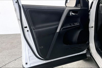 2017 Toyota RAV4 Hybrid XLE