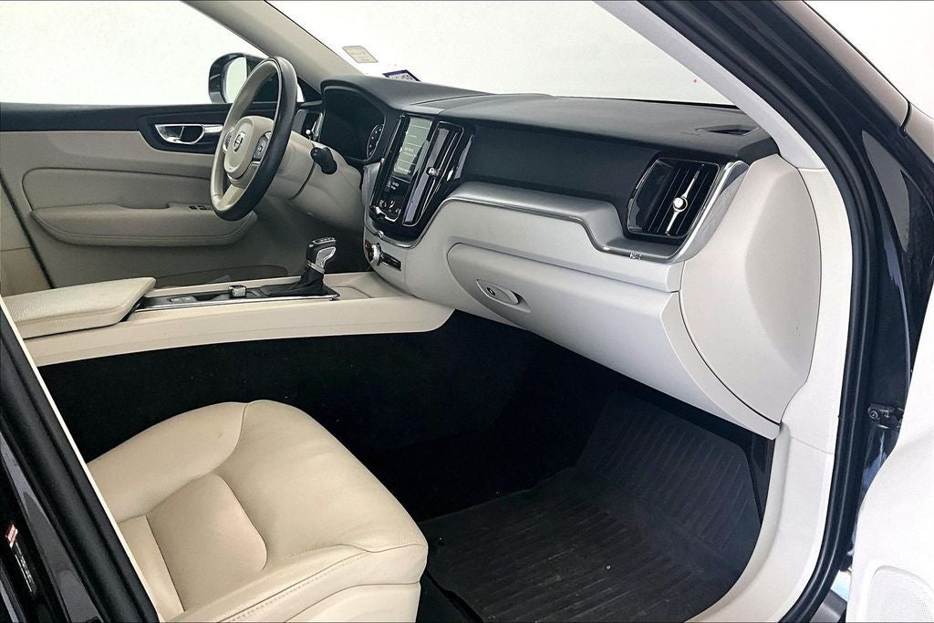 2018 Volvo XC60 T5 Momentum