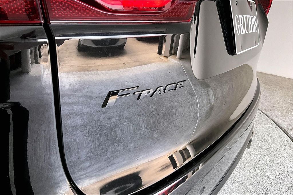 2023 Jaguar F-PACE SVR