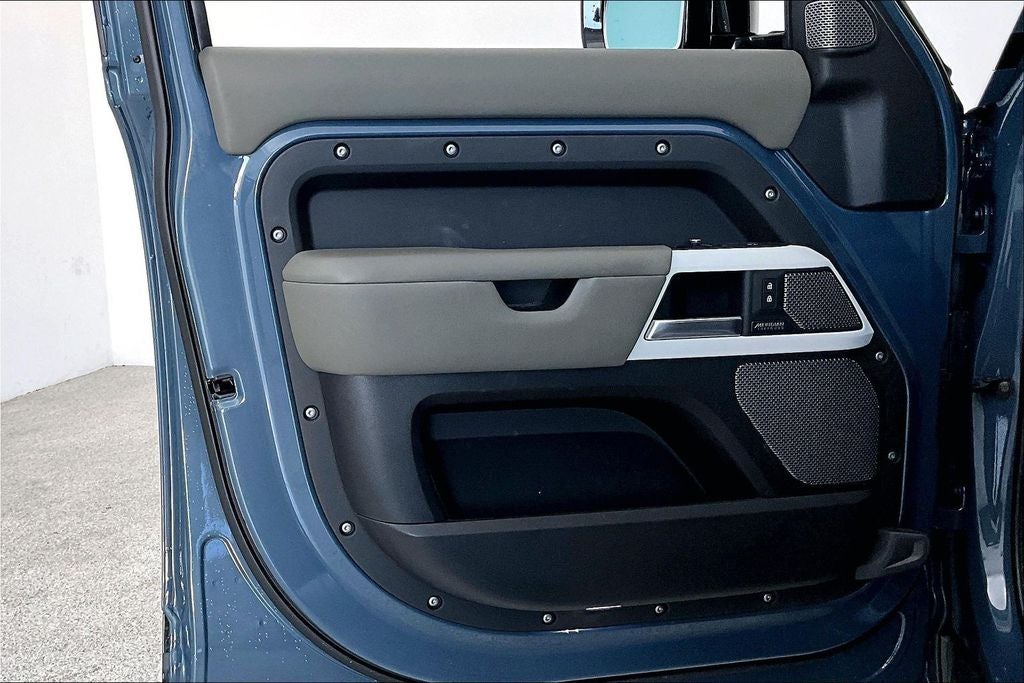 2022 Land Rover Defender 110 X-Dynamic HSE