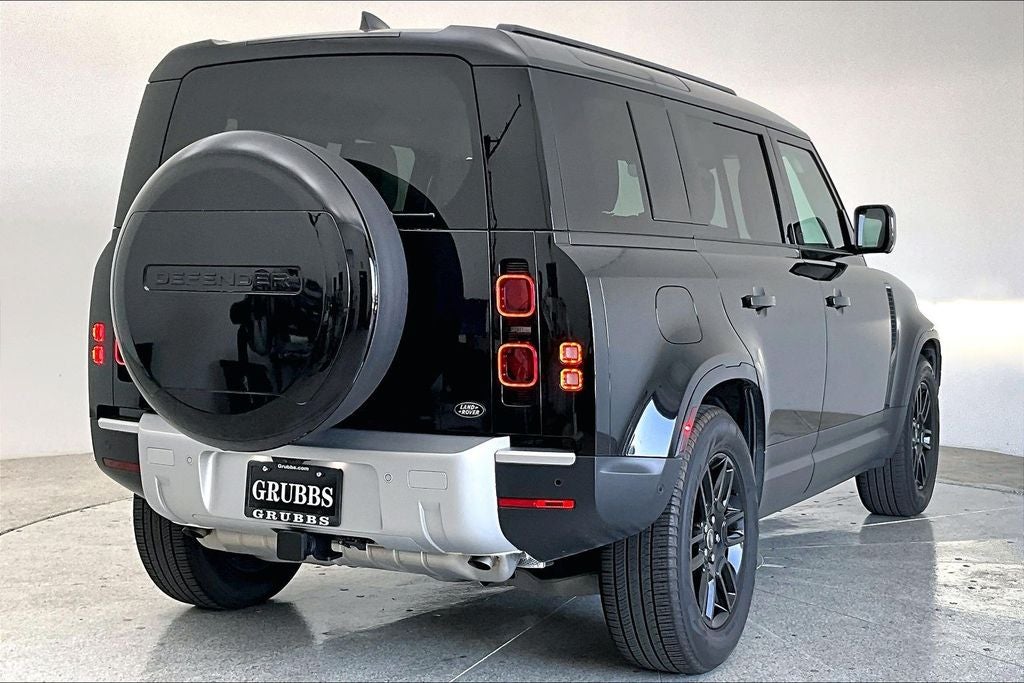 2025 Land Rover Defender 110 S