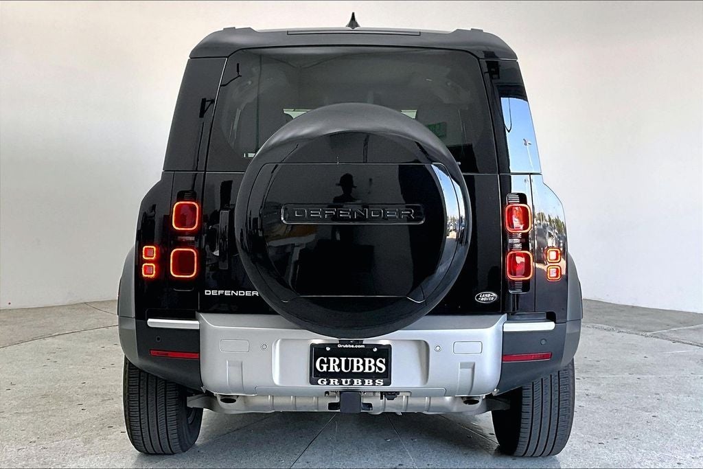 2025 Land Rover Defender 110 S