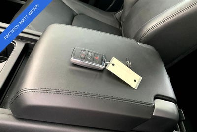 2023 Land Rover Defender 90 V8