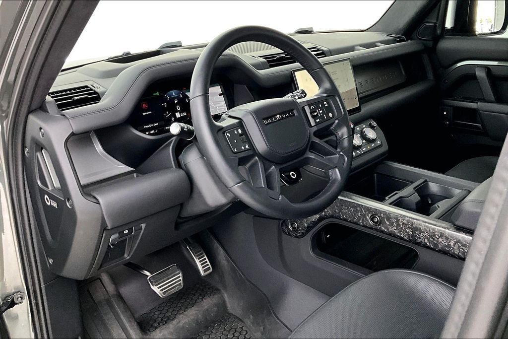 2025 Land Rover Defender 110 OCTA