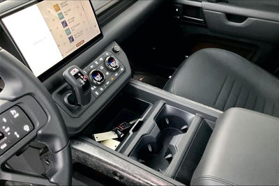 2025 Land Rover Defender 110 OCTA