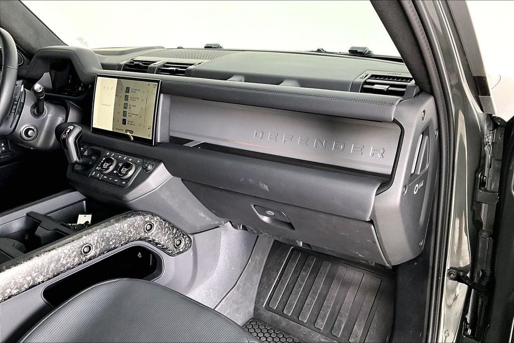 2025 Land Rover Defender 110 OCTA