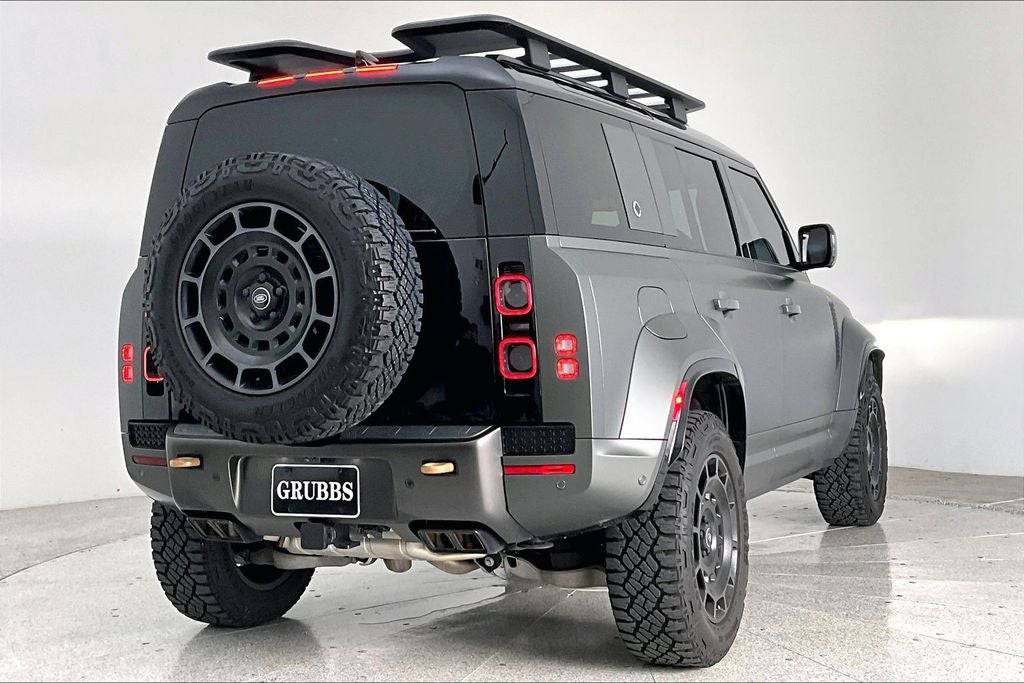 2025 Land Rover Defender 110 OCTA