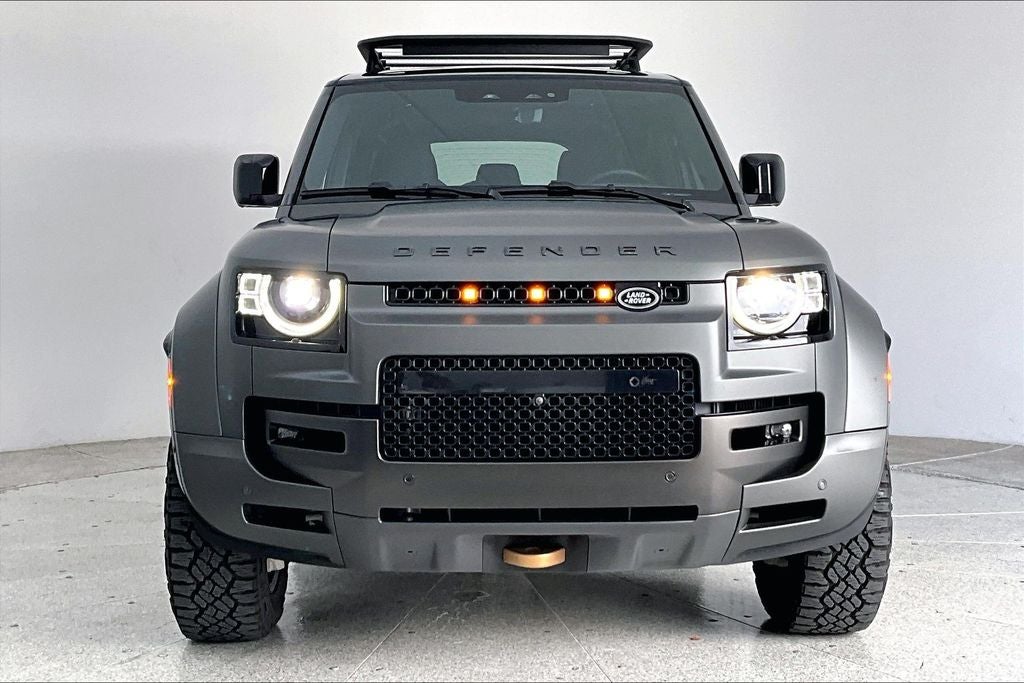 2025 Land Rover Defender 110 OCTA