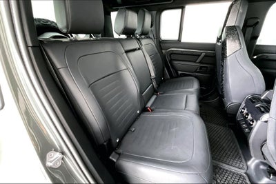 2025 Land Rover Defender 110 OCTA