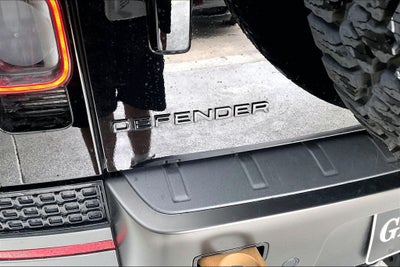 2025 Land Rover Defender 110 OCTA