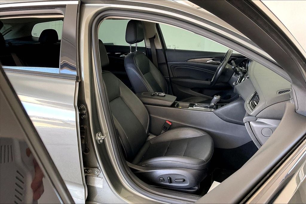 2018 Buick Regal TourX Essence