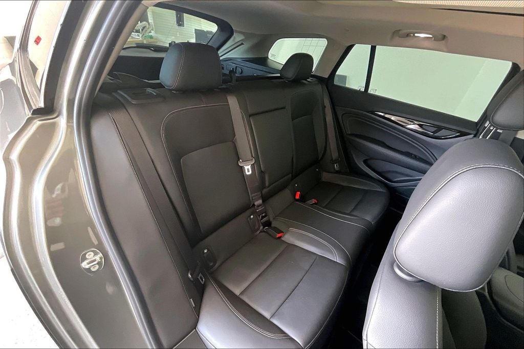 2018 Buick Regal TourX Essence