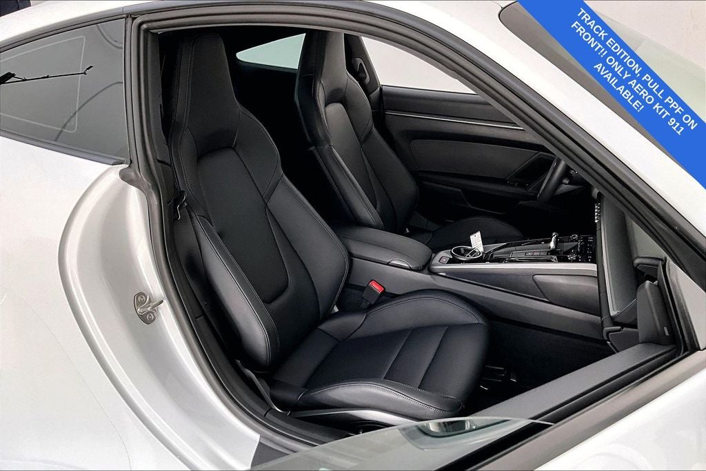 2025 Porsche 911 Carrera