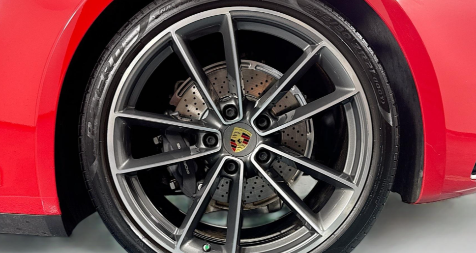 2020 Porsche 911 Carrera