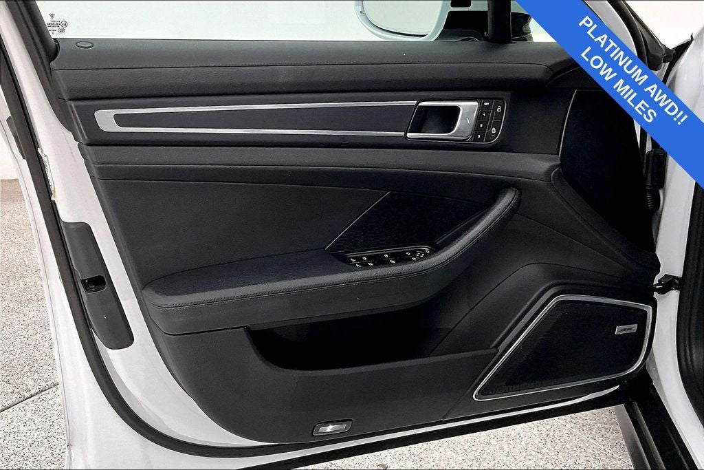 2022 Porsche Panamera 4 Platinum Edition