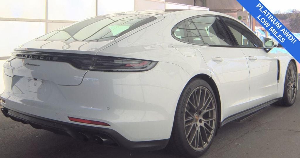 2022 Porsche Panamera 4 Platinum Edition