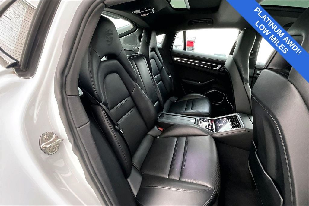 2022 Porsche Panamera 4 Platinum Edition