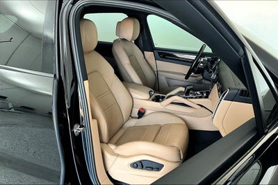 2022 Porsche Cayenne Base