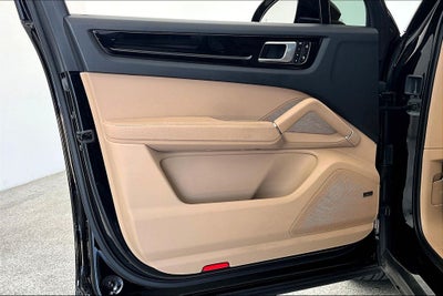 2022 Porsche Cayenne Base