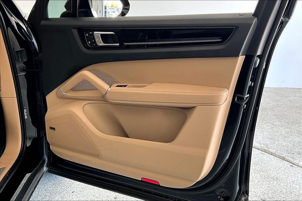 2022 Porsche Cayenne Base