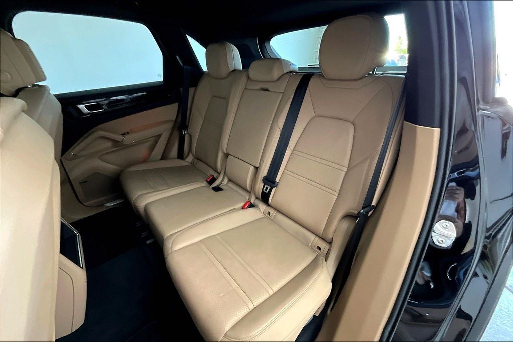 2022 Porsche Cayenne Base