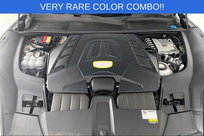 2022 Porsche Cayenne E-Hybrid Turbo S