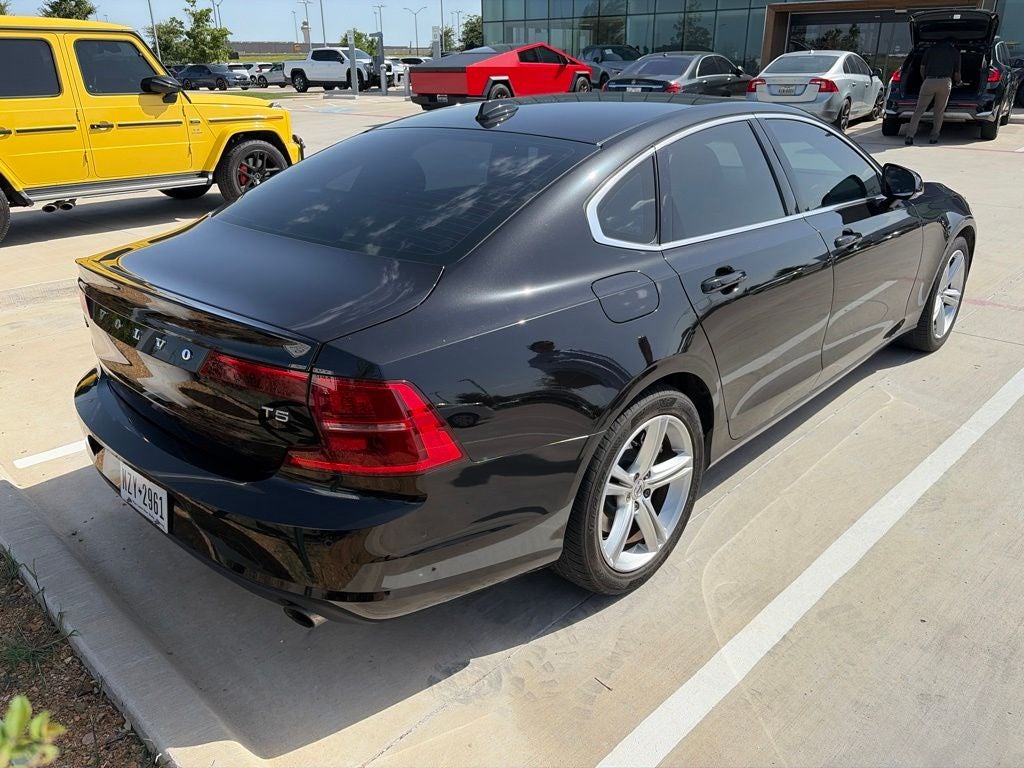 2017 Volvo S90 T5 Momentum