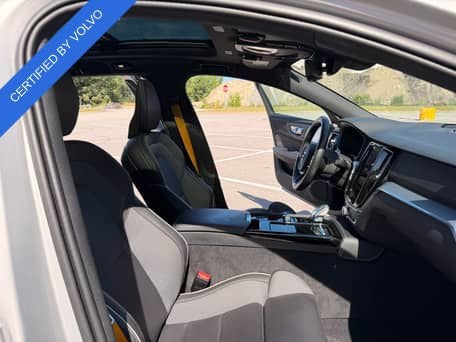 2025 Volvo V60 T8 Polestar