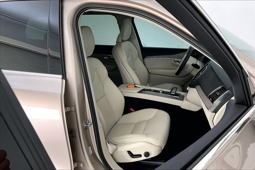 2023 Volvo XC90 B6 Plus 6-Seater