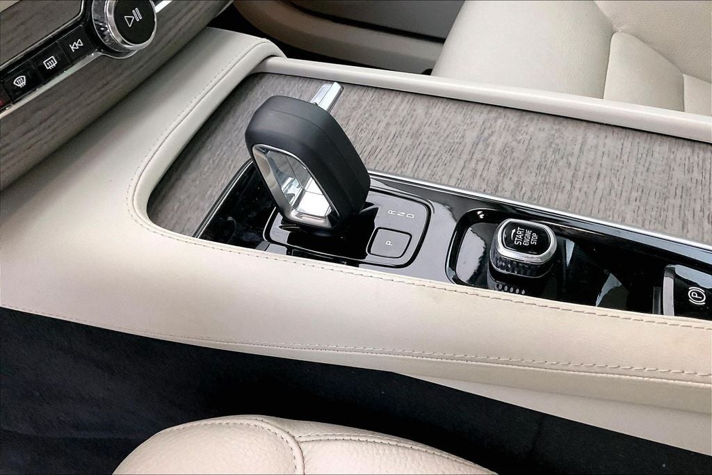 2023 Volvo XC90 B6 Plus 6-Seater