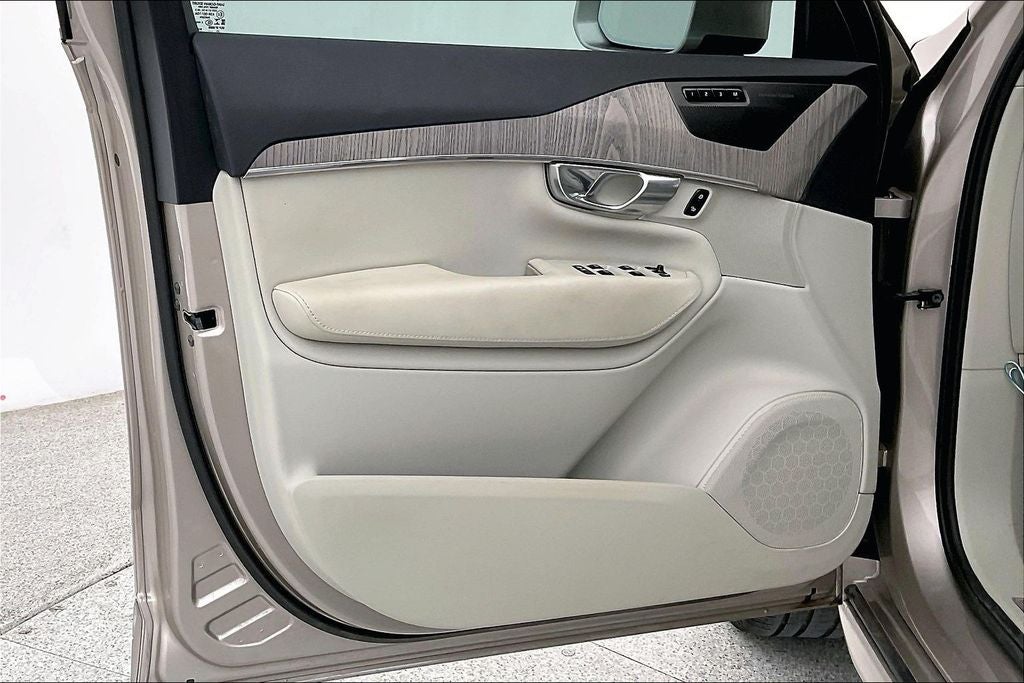 2023 Volvo XC90 B6 Plus 6-Seater