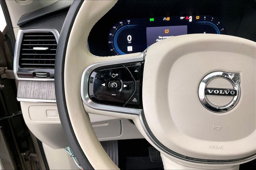 2023 Volvo XC90 B6 Plus 6-Seater
