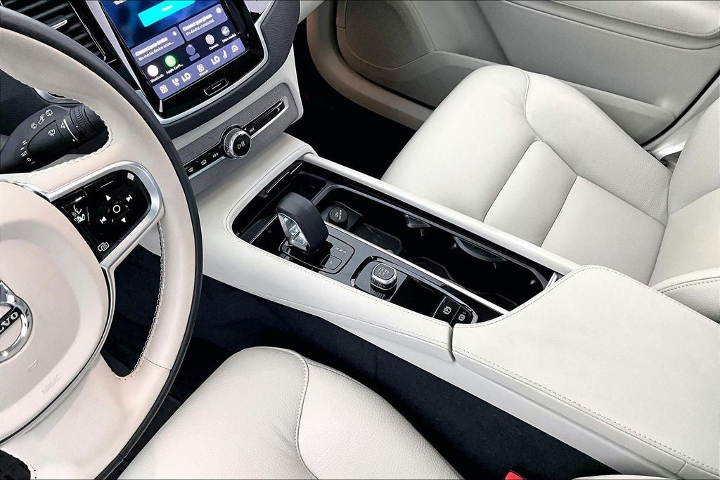 2025 Volvo XC90 B6 Plus 6-Seater