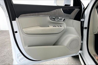 2025 Volvo XC90 B6 Plus 6-Seater