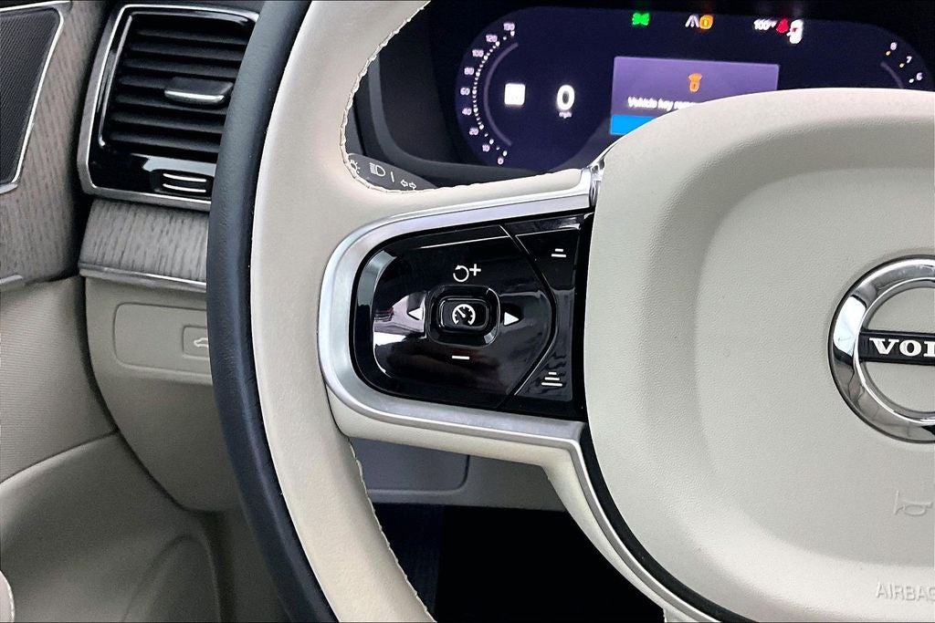 2025 Volvo XC90 B6 Plus 6-Seater