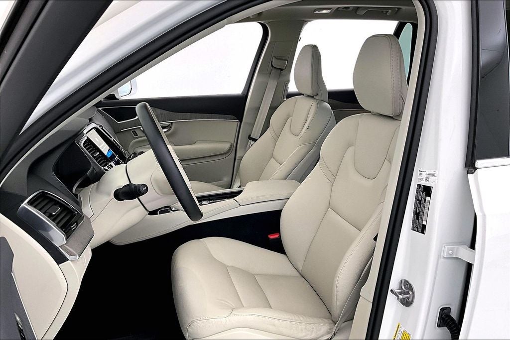 2025 Volvo XC90 B6 Plus 6-Seater