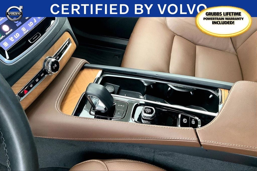 2024 Volvo XC90 B6 Plus Bright Theme