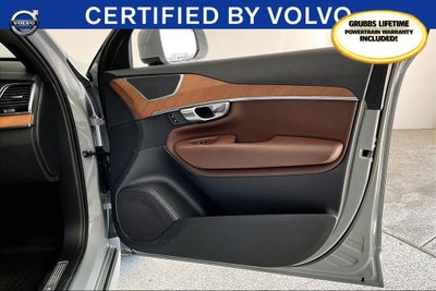 2024 Volvo XC90 B6 Plus Bright Theme