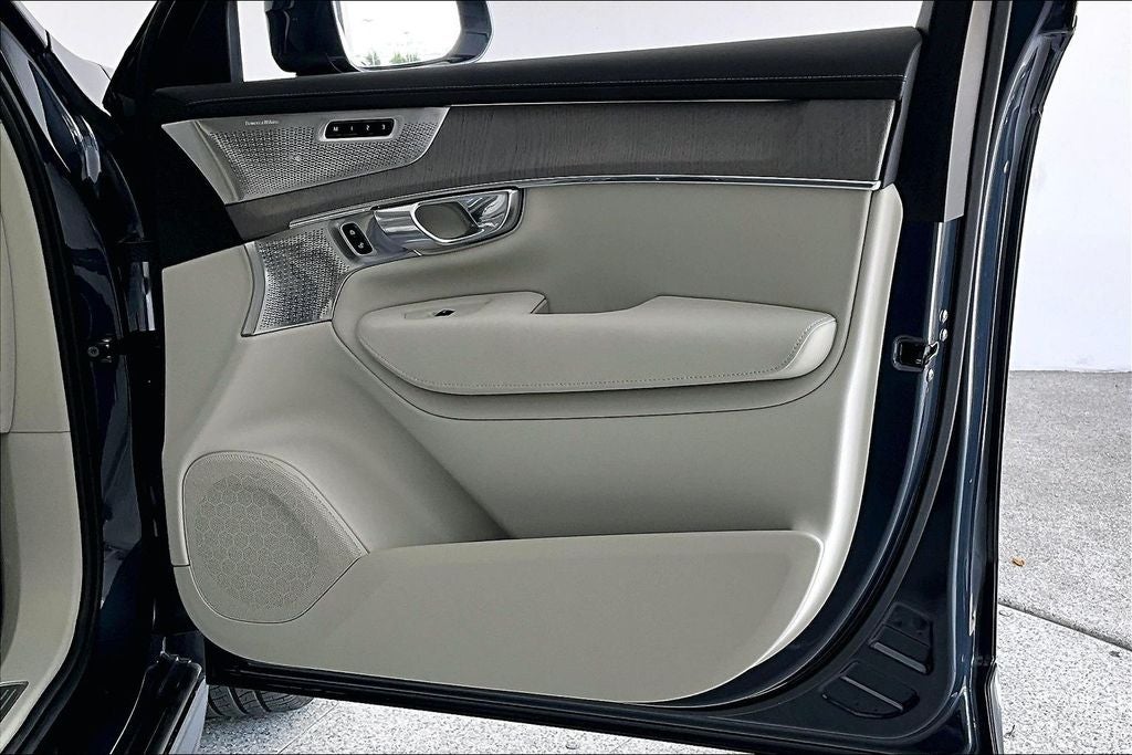 2025 Volvo XC90 B6 Ultra 2025.5