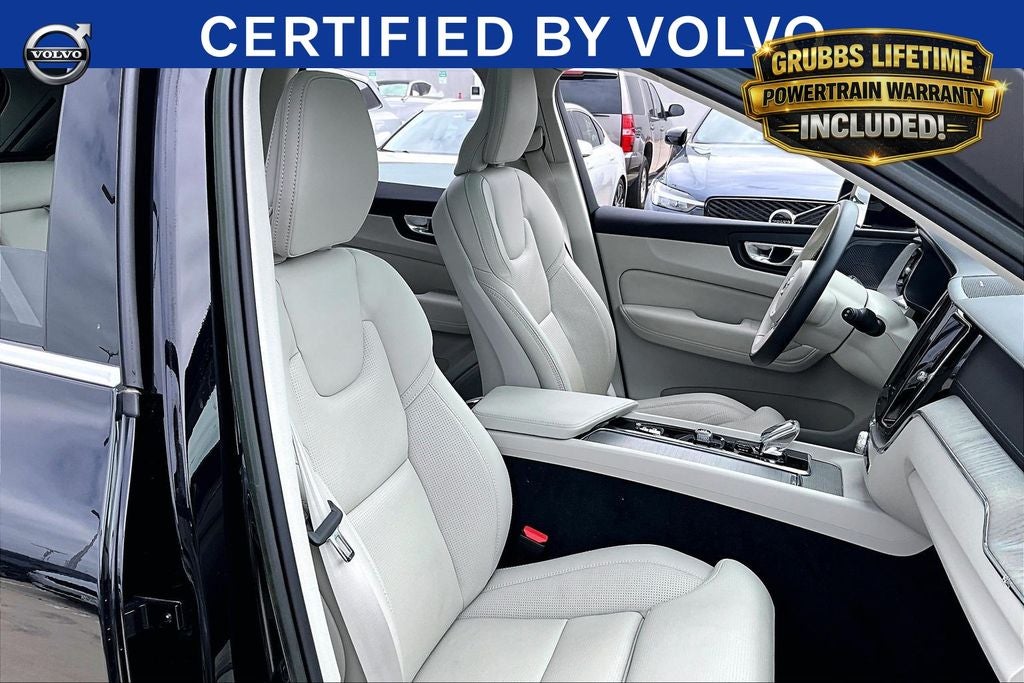 2023 Volvo XC60 B6 Ultimate Bright Theme