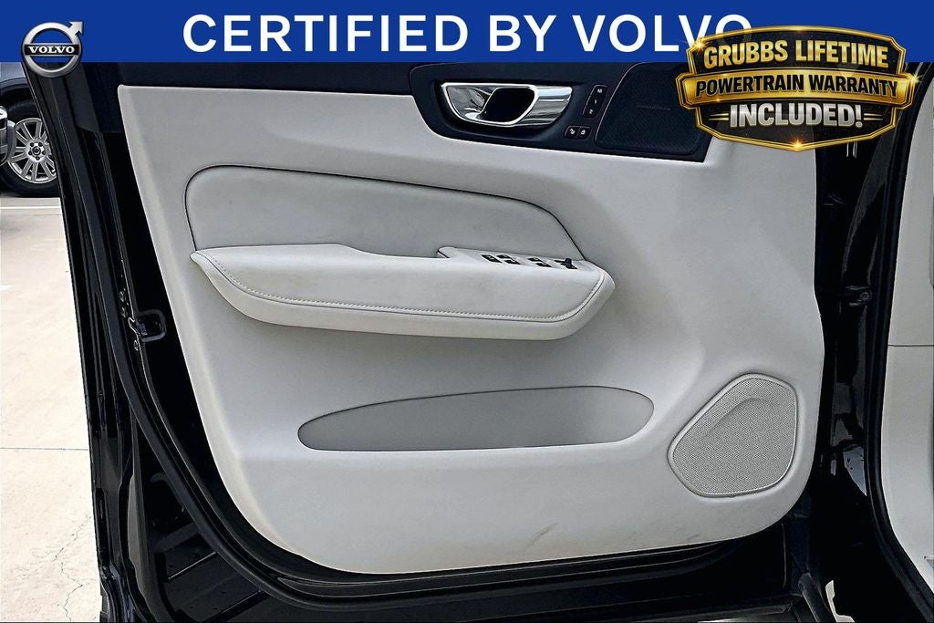 2023 Volvo XC60 B6 Ultimate Bright Theme