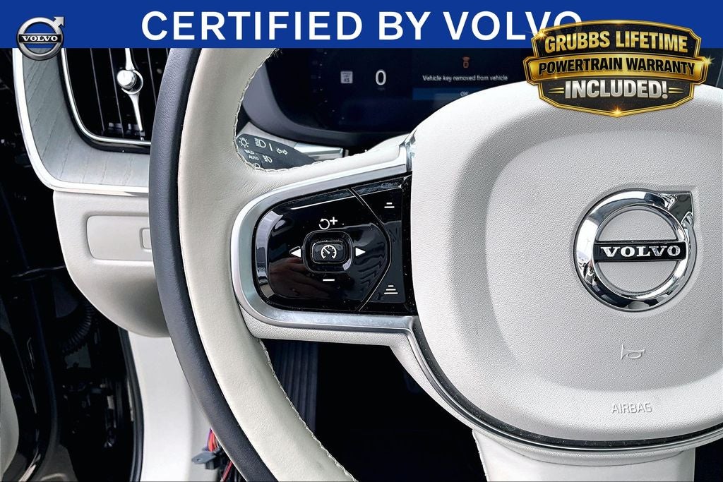 2023 Volvo XC60 B6 Ultimate Bright Theme