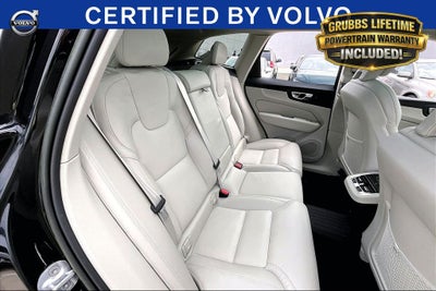 2023 Volvo XC60 B6 Ultimate Bright Theme