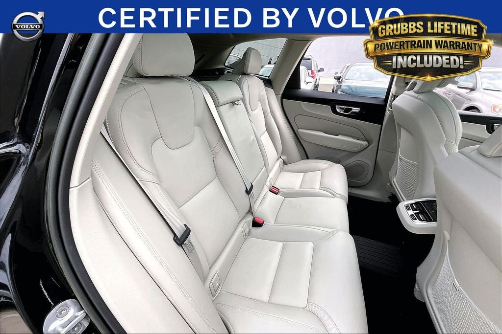 2023 Volvo XC60 B6 Ultimate Bright Theme