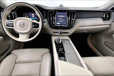 2023 Volvo XC60 B6 Ultimate Bright Theme
