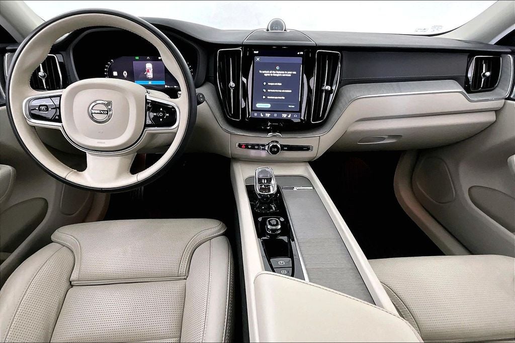 2023 Volvo XC60 B6 Ultimate Bright Theme