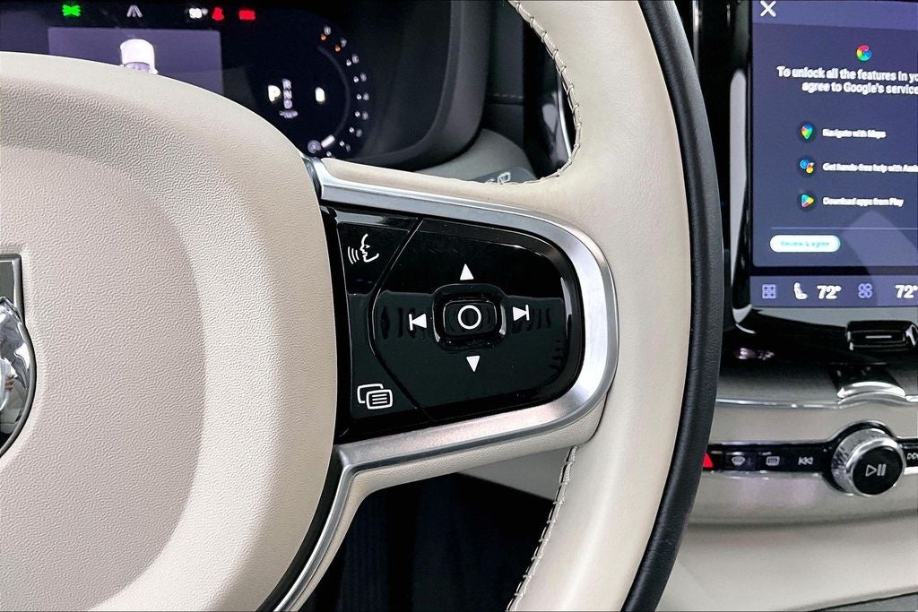 2023 Volvo XC60 B6 Ultimate Bright Theme
