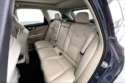 2023 Volvo XC60 B6 Ultimate Bright Theme